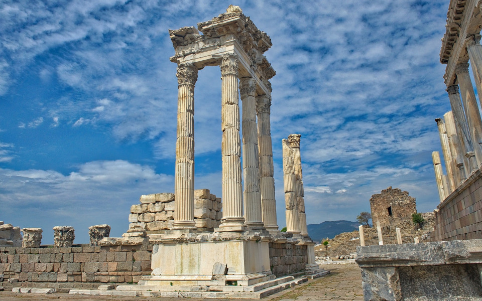 pergamons-antike-tempel-bei-izmir