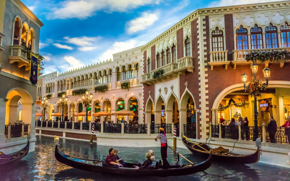 las-vegas-grand-canal-shoppes-im-hotel-venetian