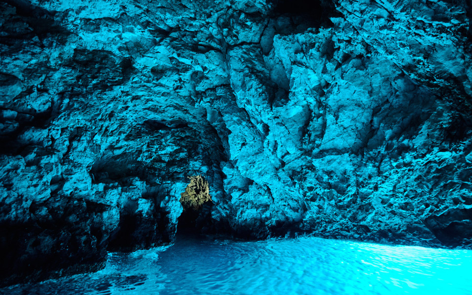 Blaue-Grotte-Kroatien